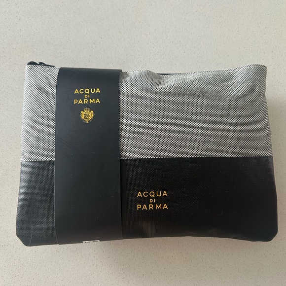 Acqua Di Parma Toiletry Bag with Air Canada Amenity Kit - Picture 5 of 5